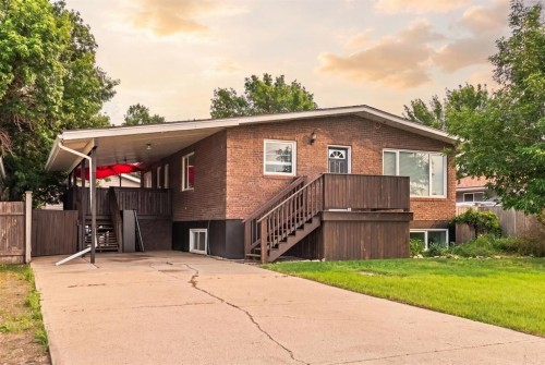 1017 19A Avenue  Coaldale, AB T1M 1A6