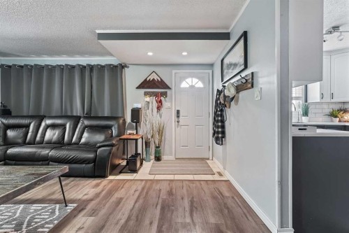 1017 19A Avenue, Coaldale, AB 