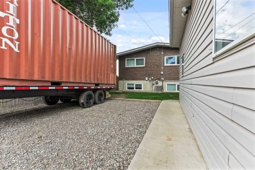 1017 19A Avenue, Coaldale, AB 