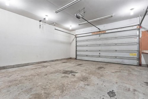 1017 19A Avenue, Coaldale, AB 