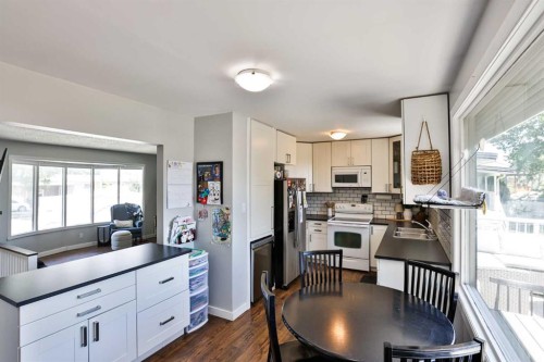 195 Laval Boulevard West, Lethbridge, AB 