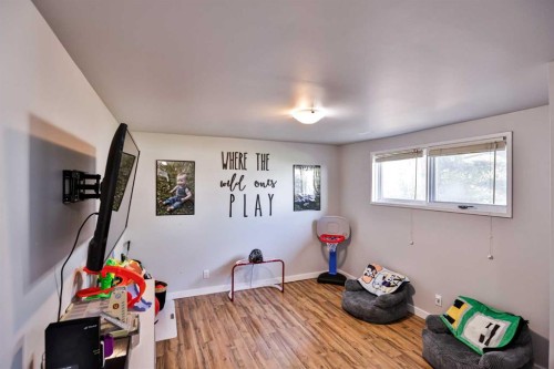 195 Laval Boulevard West, Lethbridge, AB 