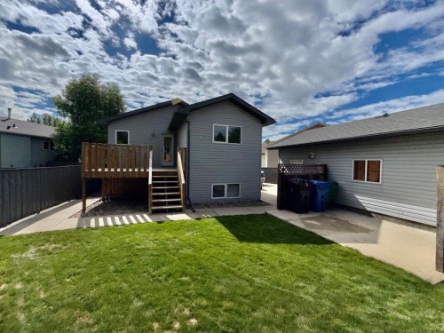 40 Micmac Court West, Lethbridge, AB 
