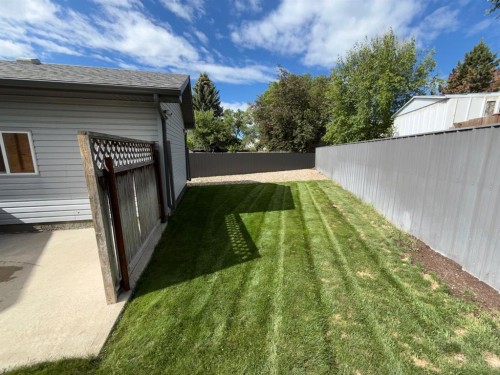 40 Micmac Court West, Lethbridge, AB 