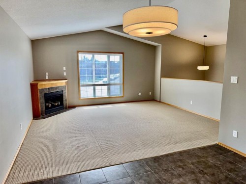 40 Micmac Court West, Lethbridge, AB 