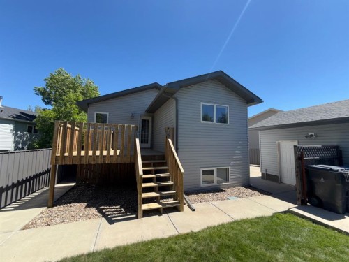 40 Micmac Court West, Lethbridge, AB 