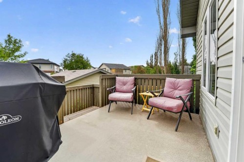 382 Heritage Boulevard West, Lethbridge, AB 