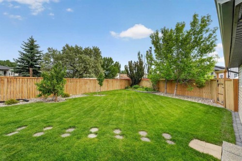 382 Heritage Boulevard West, Lethbridge, AB 