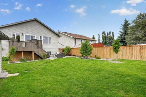 382 Heritage Boulevard West, Lethbridge, AB 