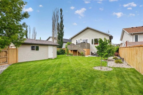 382 Heritage Boulevard West, Lethbridge, AB 
