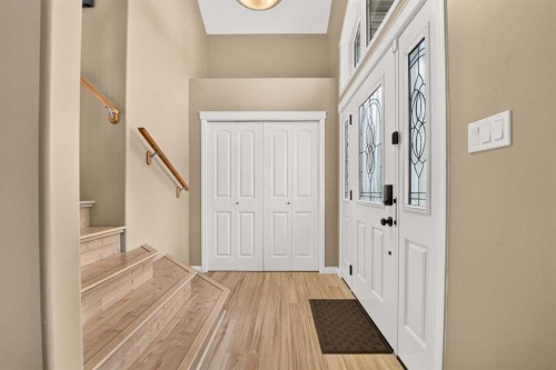382 Heritage Boulevard West, Lethbridge, AB 