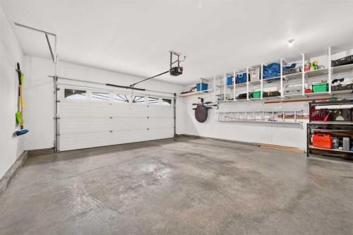 382 Heritage Boulevard West, Lethbridge, AB 