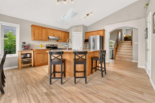 382 Heritage Boulevard West, Lethbridge, AB 