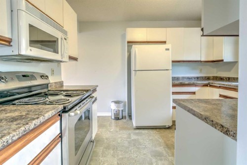 84 Erminedale Boulevard North, Lethbridge, AB 