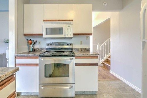 84 Erminedale Boulevard North, Lethbridge, AB 
