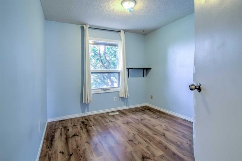 84 Erminedale Boulevard North, Lethbridge, AB 