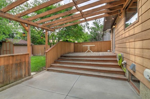 84 Erminedale Boulevard North, Lethbridge, AB 