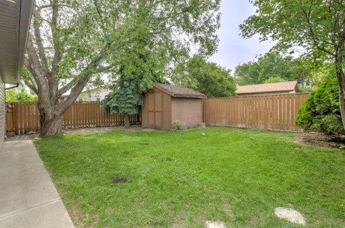 84 Erminedale Boulevard North, Lethbridge, AB 