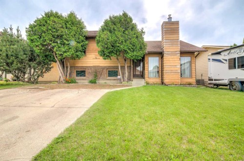84 Erminedale Boulevard North, Lethbridge, AB 