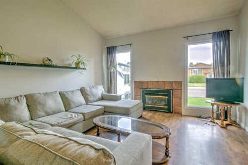 84 Erminedale Boulevard North, Lethbridge, AB 