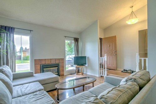 84 Erminedale Boulevard North, Lethbridge, AB 