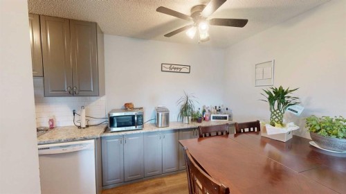 102-401 Columbia Boulevard West, Lethbridge, AB 