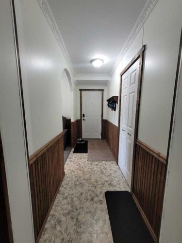 616 3Rd Avenue North, Vauxhall, AB 