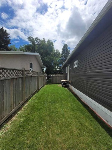 616 3Rd Avenue North, Vauxhall, AB 