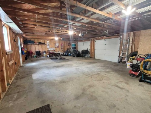 616 3Rd Avenue North, Vauxhall, AB 