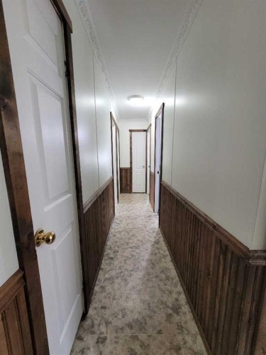 616 3Rd Avenue North, Vauxhall, AB 