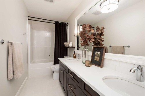 140 Northlander Bend West, Lethbridge, AB 