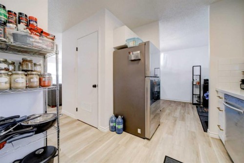 1320 13 Street North, Lethbridge, AB 