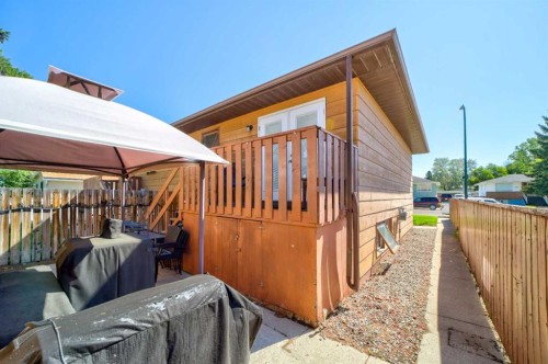 1320 13 Street North, Lethbridge, AB 