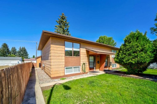 1320 13 Street North, Lethbridge, AB 