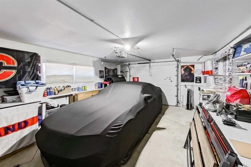 1320 13 Street North, Lethbridge, AB 