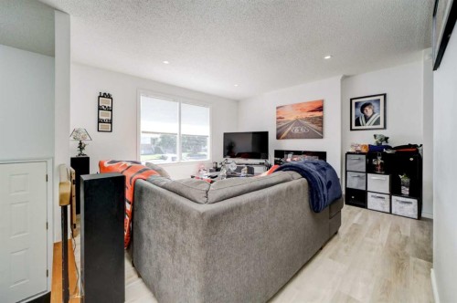 1320 13 Street North, Lethbridge, AB 