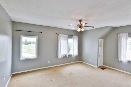 12 Aspen Arbor, Raymond, AB 