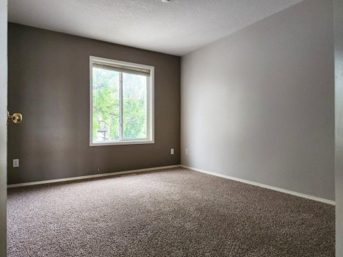 67 Blackfoot Boulevard West, Lethbridge, AB 
