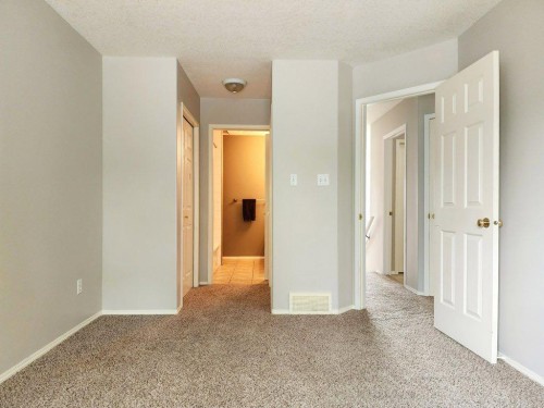 67 Blackfoot Boulevard West, Lethbridge, AB 