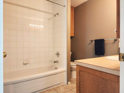 67 Blackfoot Boulevard West, Lethbridge, AB 