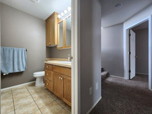 67 Blackfoot Boulevard West, Lethbridge, AB 