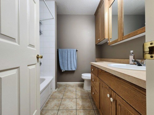 67 Blackfoot Boulevard West, Lethbridge, AB 