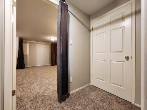 67 Blackfoot Boulevard West, Lethbridge, AB 