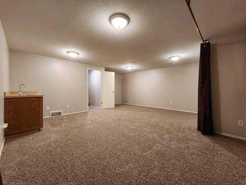 67 Blackfoot Boulevard West, Lethbridge, AB 
