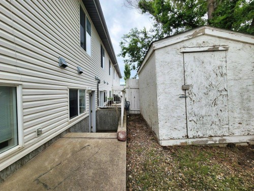 67 Blackfoot Boulevard West, Lethbridge, AB 