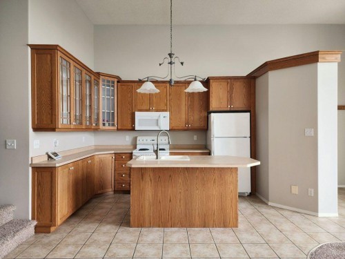 67 Blackfoot Boulevard West, Lethbridge, AB 