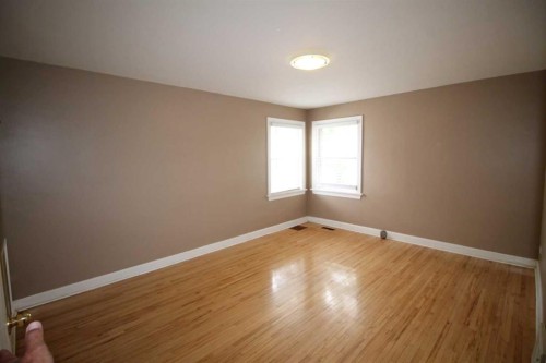 819 9 Avenue South, Lethbridge, AB 