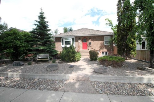 819 9 Avenue SOUTH Lethbridge, AB T1J 1T6