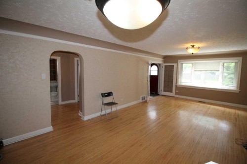 819 9 Avenue South, Lethbridge, AB 