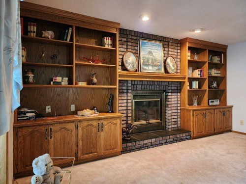 1818 Lakeside Road South, Lethbridge, AB 